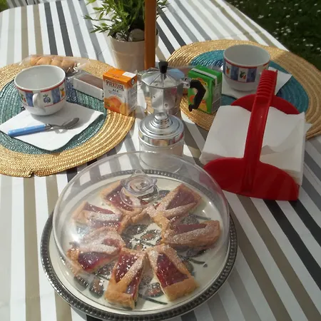 A Casa Vittoria Alojamento de Acomodação e Pequeno-almoço 3*